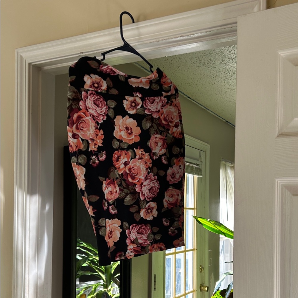 Chic Floral Pencil Skirt